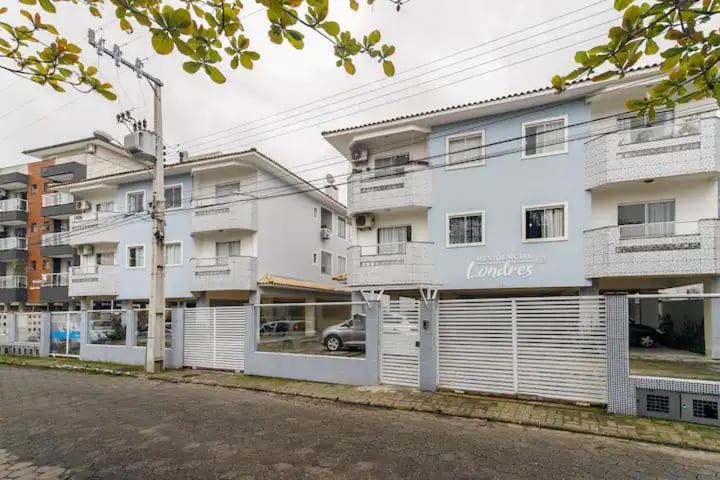Self Check-In Wi-Fi , 2 Garagens, Home-Officce, Ar Quente E Frio Florianópolis Exterior foto